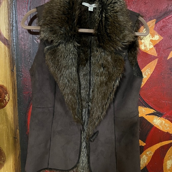 Faux suede and fur brown vest - Picture 1 of 4